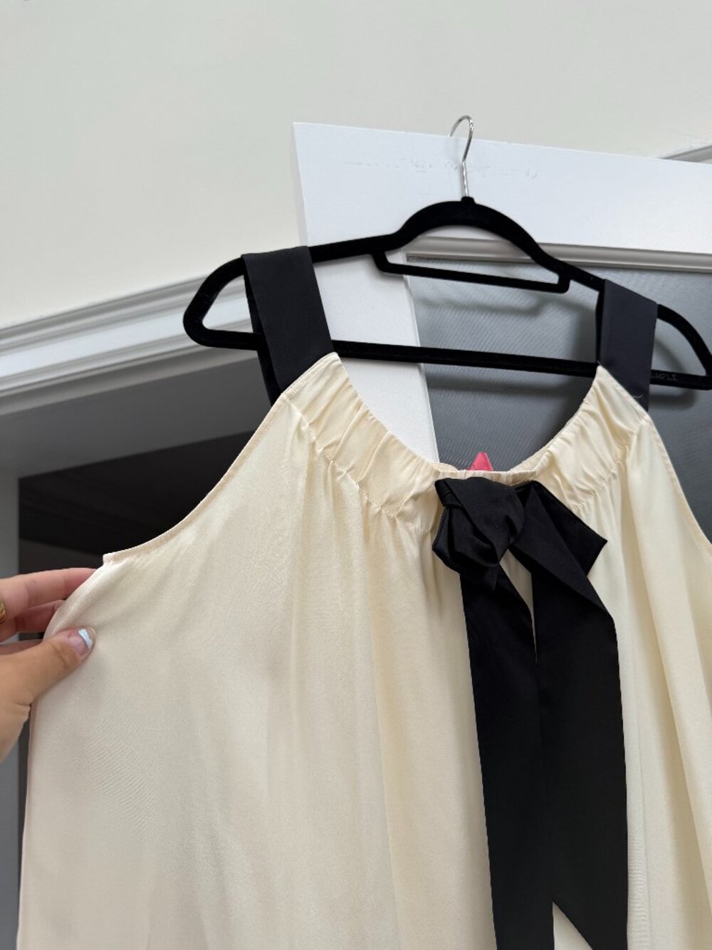 Women's 100% Silk Top - Picture 2 of 7